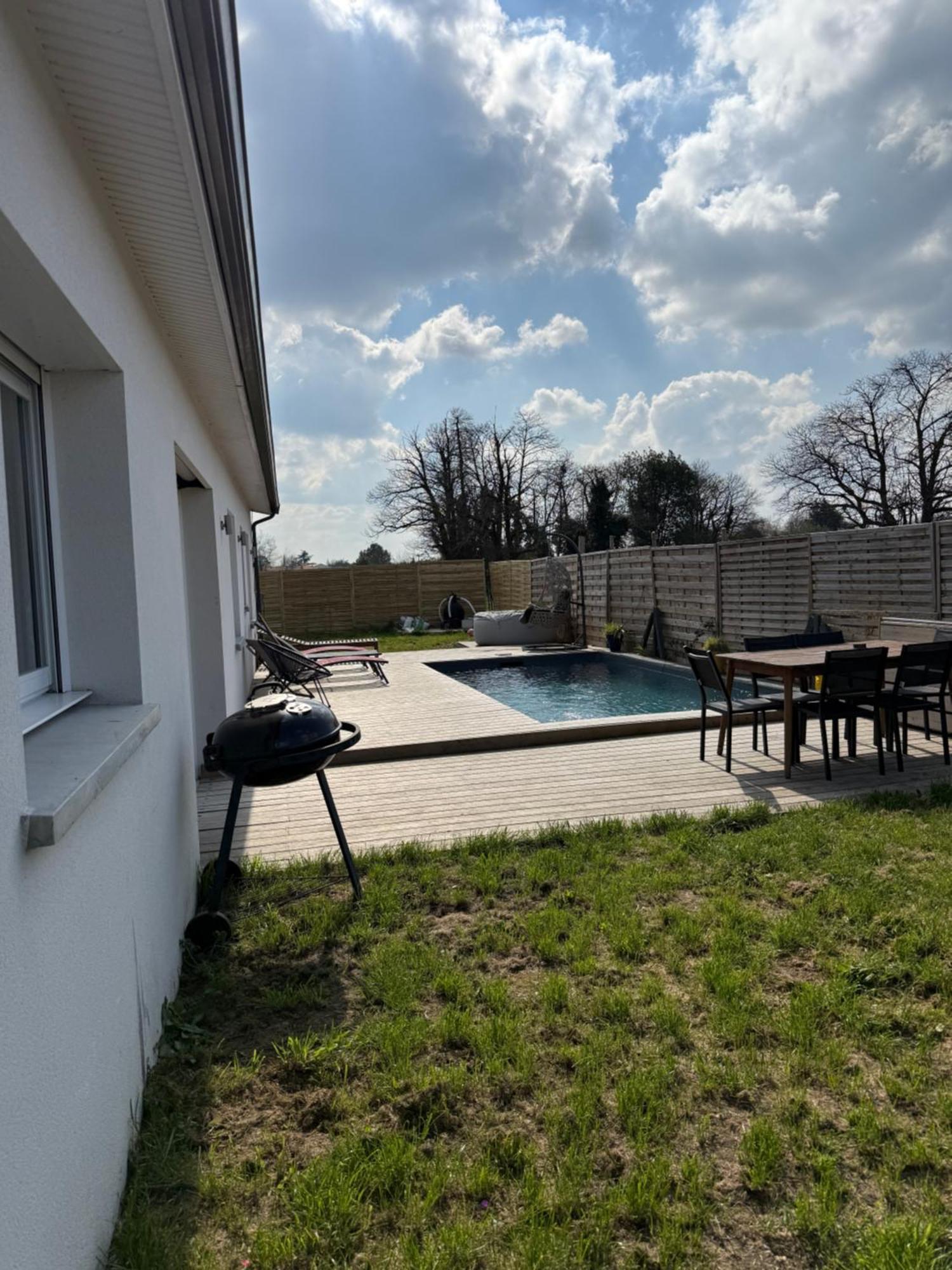Aux Portes De Bordeaux Maison Cocooning Avec Piscine أمباريه إيه لاغراف المظهر الخارجي الصورة